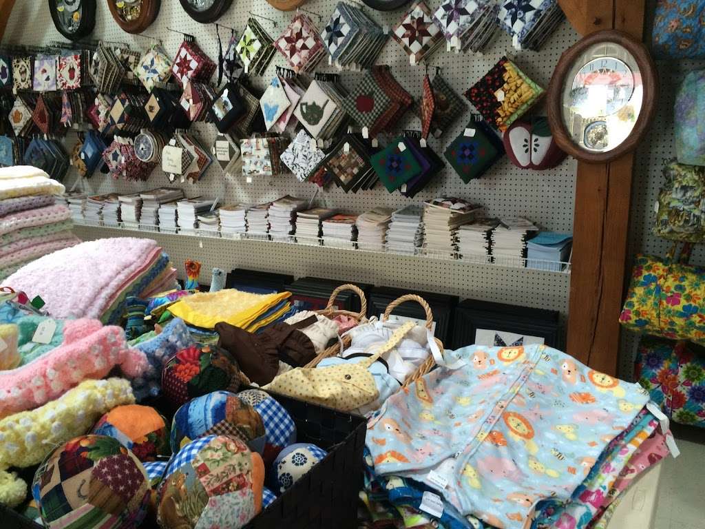 Riehls Quilts & Crafts | 247 E Eby Rd, Leola, PA 17540, USA | Phone: (717) 656-0697