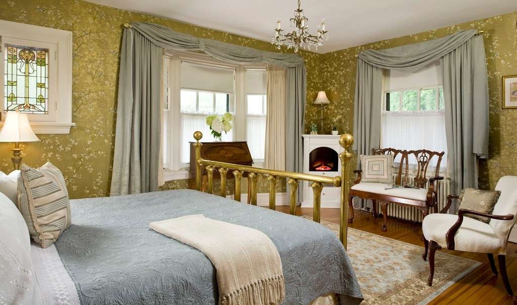 Kings Cottage Bed & Breakfast | 1049 E King St, Lancaster, PA 17602, USA | Phone: (717) 397-1017