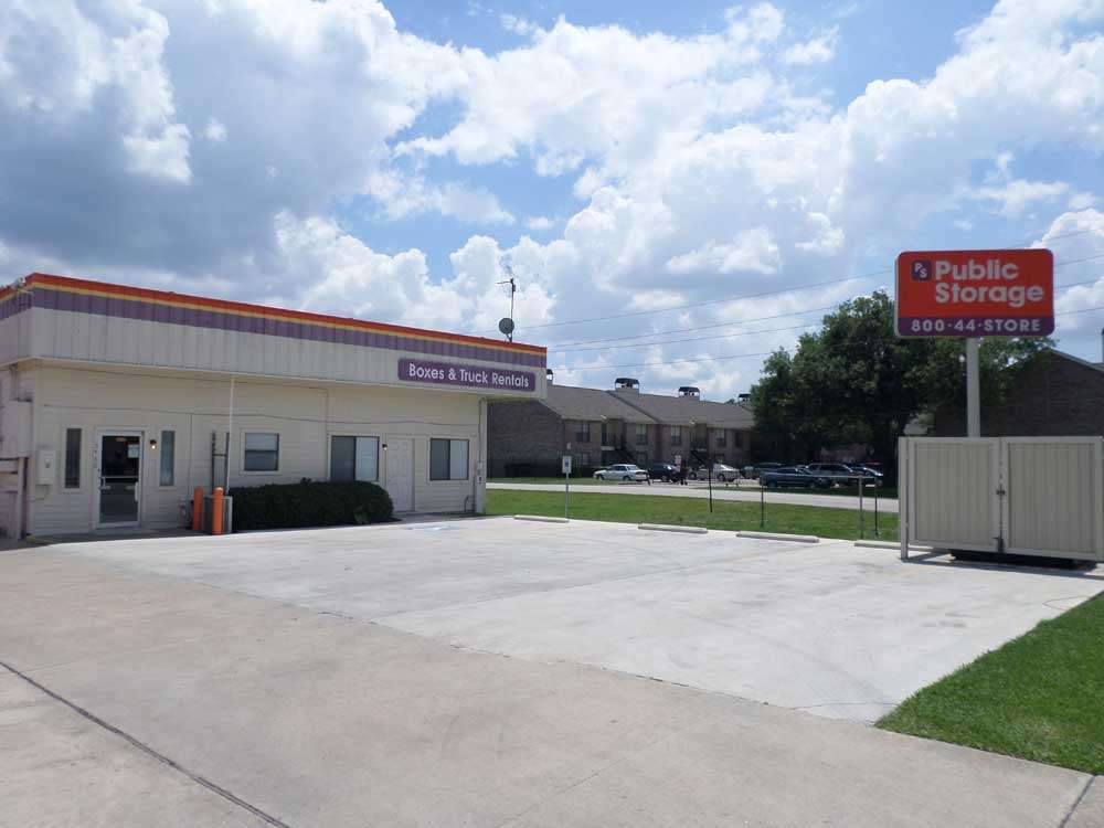 Public Storage in 5460 Addicks Satsuma Rd, Houston, TX 77084, USA