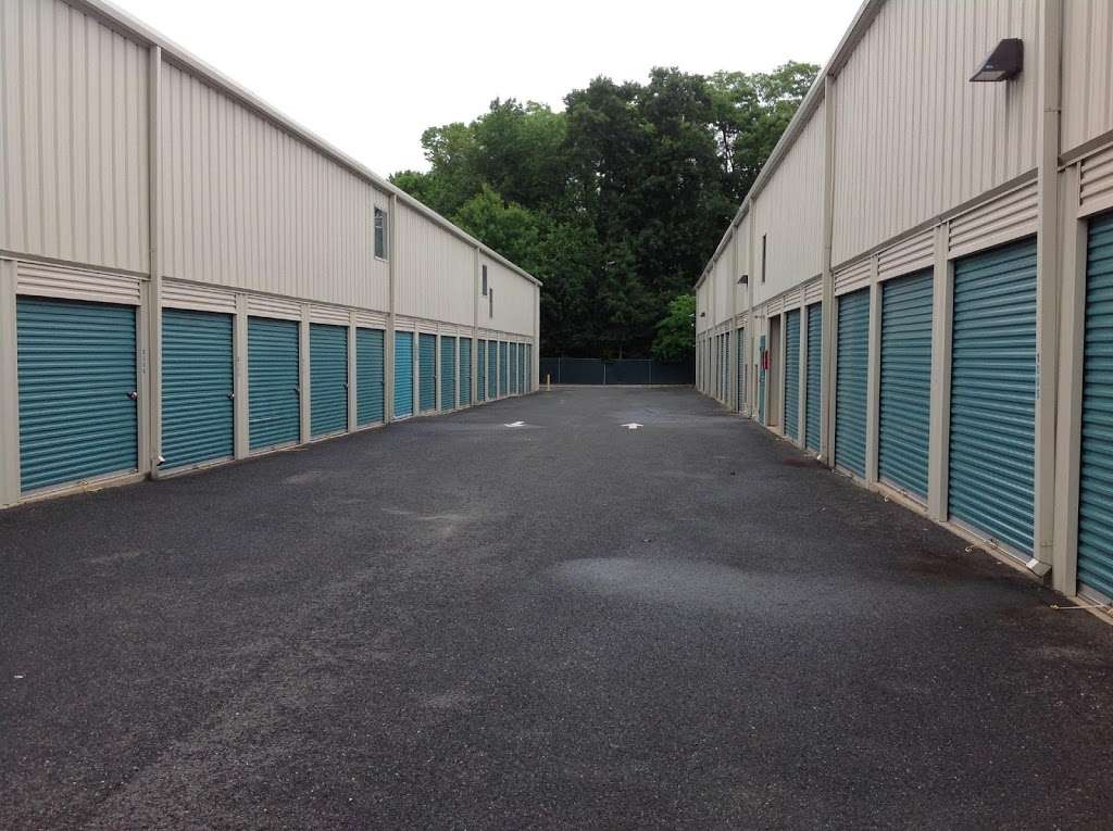 Life Storage | 42 Tinton Falls Rd, Farmingdale, NJ 07727 | Phone: (732) 938-4200