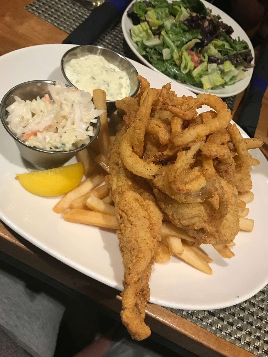 Legal Sea Foods | B/C Connector, 8500 Essington Ave, Philadelphia, PA 19153, USA | Phone: (267) 295-9300