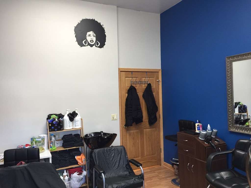 Suite Kinks and Curls | 16060 Oak Park Ave #142, Tinley Park, IL 60429, USA | Phone: (708) 713-5465