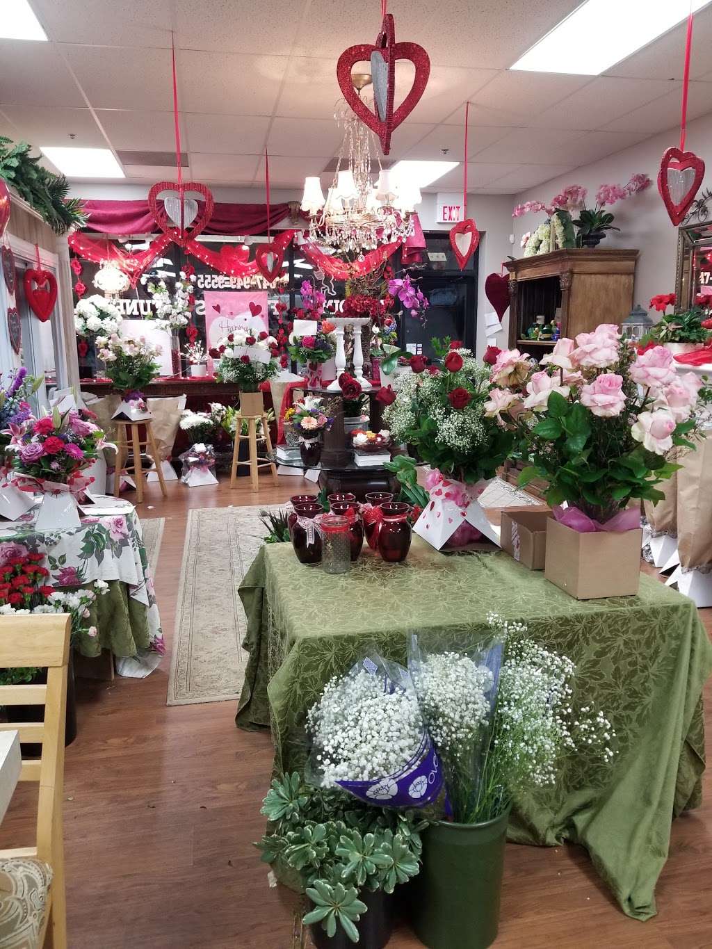 Donnas Custom Flowers | 787 S Midlothian Rd, Mundelein, IL 60060 | Phone: (847) 949-9555