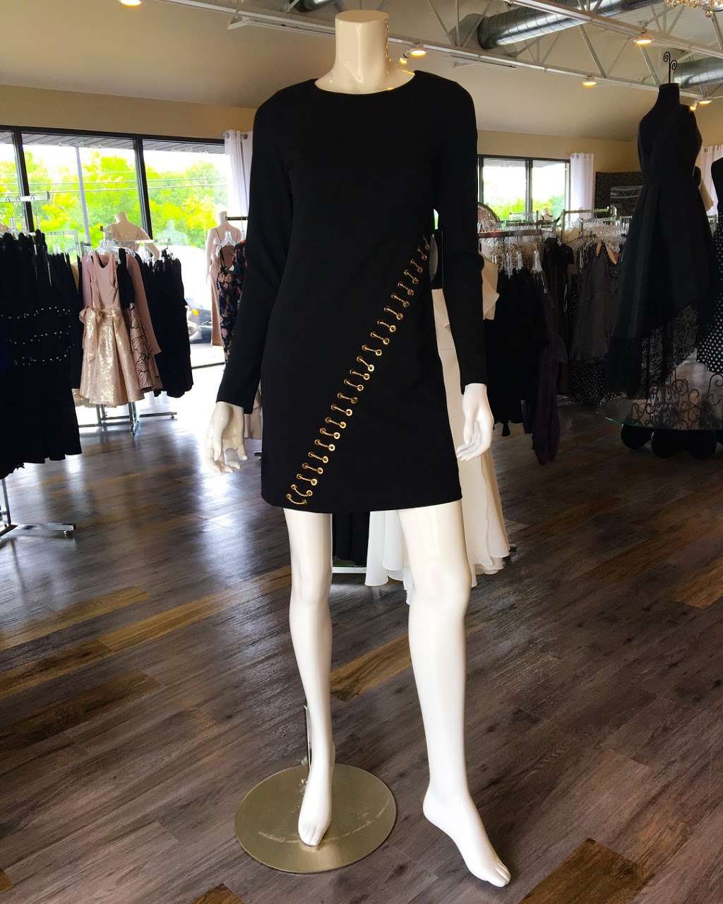 Niala Conte Boutique | 1250 W North Ave, West Chicago, IL 60185, USA | Phone: (630) 845-9500