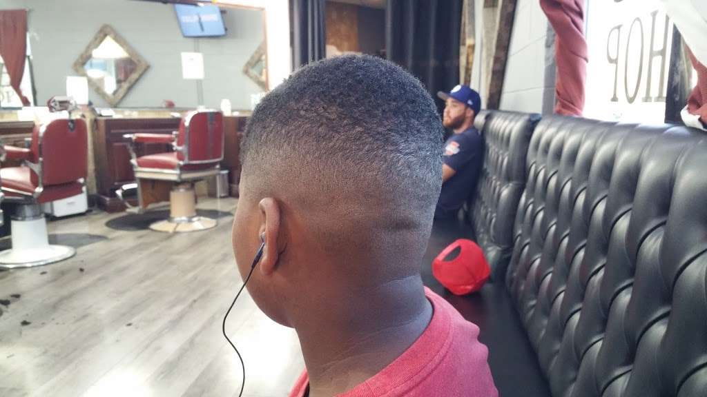 Blade Barbershop | 16851 Victory Blvd #5560, Van Nuys, CA 91406, USA | Phone: (818) 786-1353