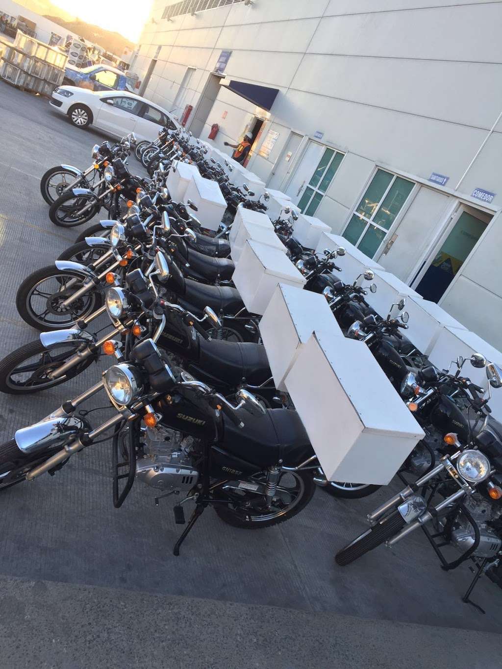 Moto Servicio B.C. | Boulevard Manuel J. Clouthier, Lago Sur, Tijuana, B.C., Mexico | Phone: 664 575 5555