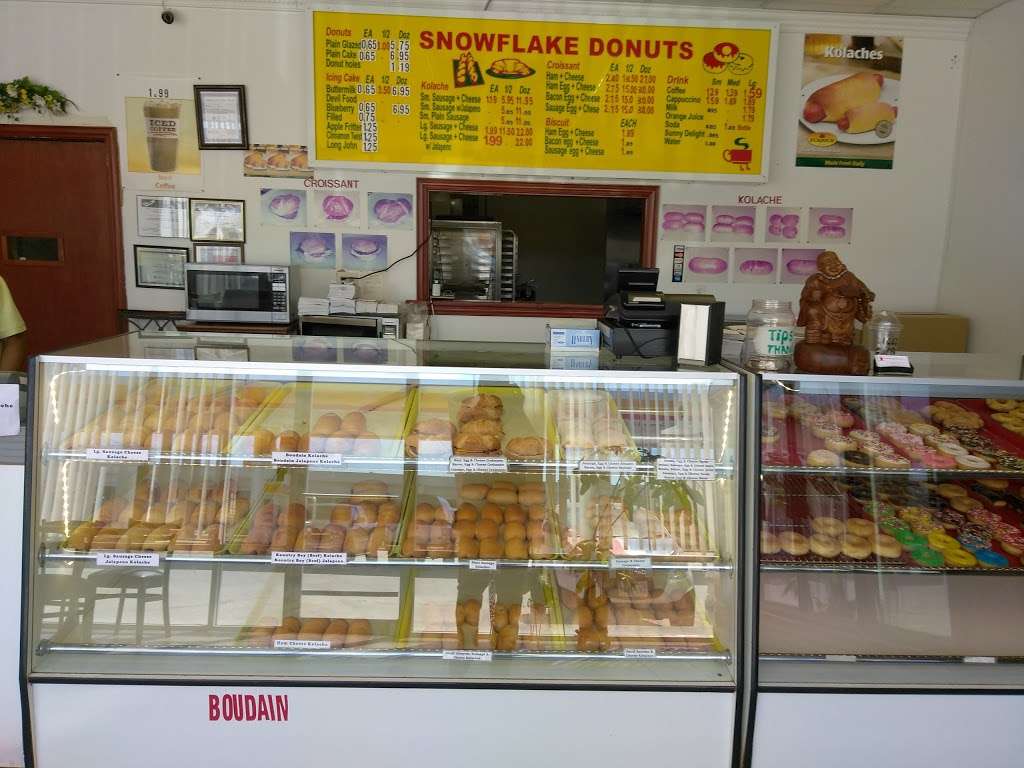 Snowflake Donuts | 10711 N Sam Houston Pkwy E, Humble, TX 77396, USA | Phone: (281) 458-2131