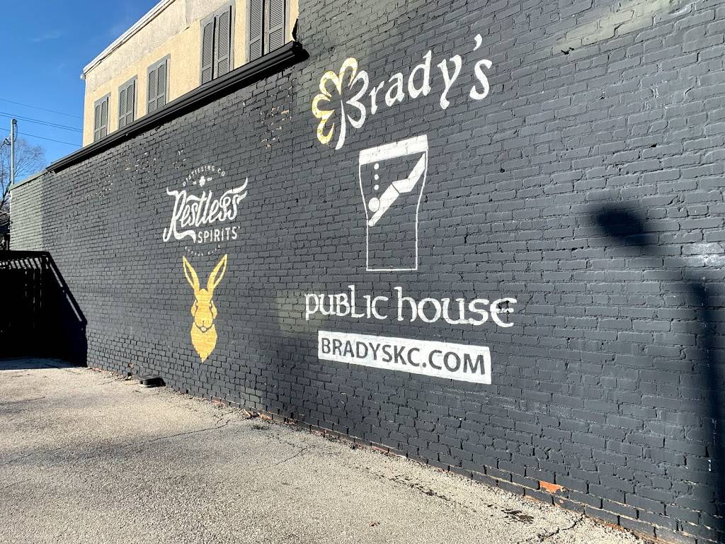 Bradys Public House | 5424 Troost Ave, Kansas City, MO 64110, USA | Phone: (816) 437-9400