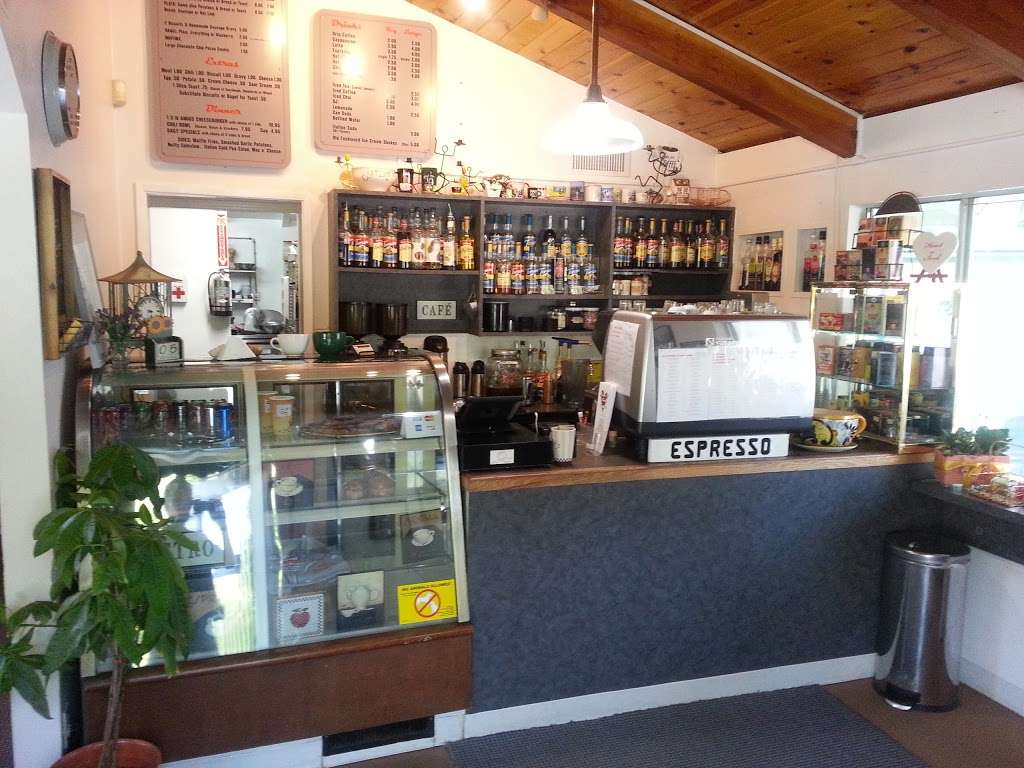 Heart N Soul Coffee House | 39804 San Francisquito Canyon Rd, Green Valley, CA 91390, USA | Phone: (661) 270-1627