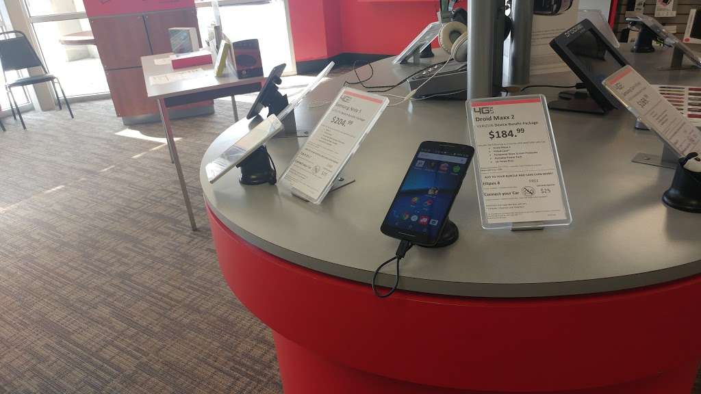 Verizon Authorized Retailer – Russell Cellular | 650 S Commercial St, Harrisonville, MO 64701 | Phone: (816) 884-3416