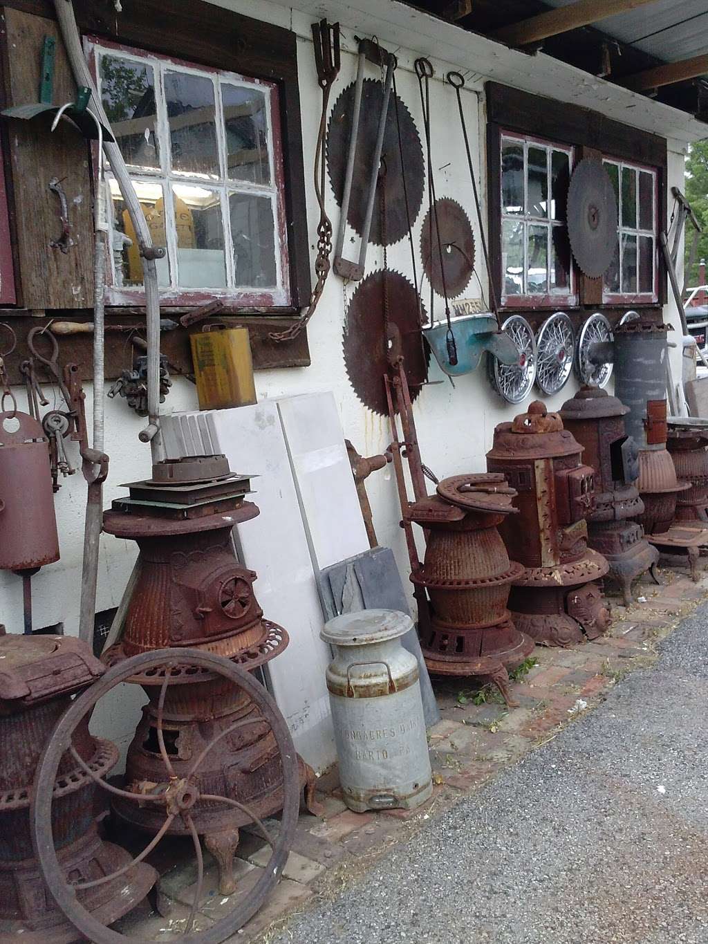 The Barn House Of Antiques & Primitives | 107 Monocacy Hill Rd, Birdsboro, PA 19508 | Phone: (610) 575-0083