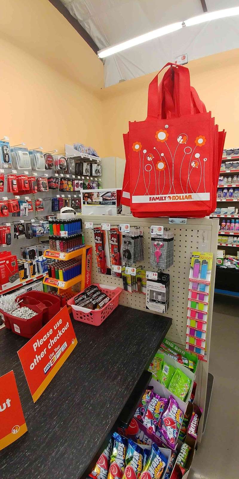 Family Dollar | 180 S Broadway, Pennsville Township, NJ 08070, USA | Phone: (856) 517-0511