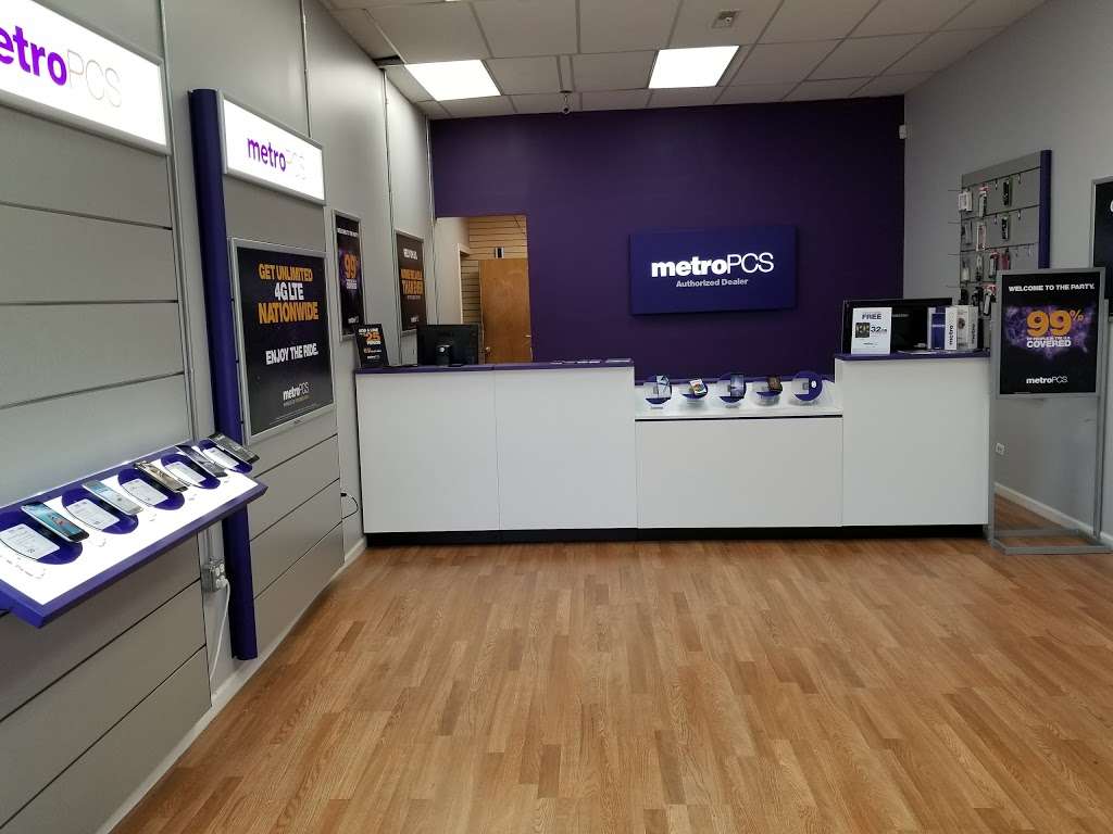 Get connected cellular and phone repair | 207 W 103rd St, Chicago, IL 60628 | Phone: (773) 291-0606