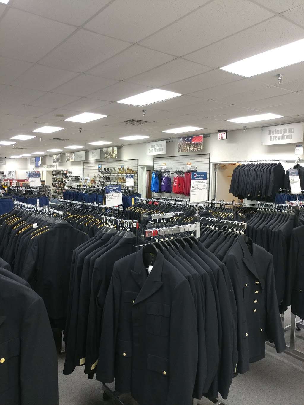 Military Clothing and Sales Store | 4188 Commissary St, San Antonio, TX 78234, USA | Phone: (210) 221-3595