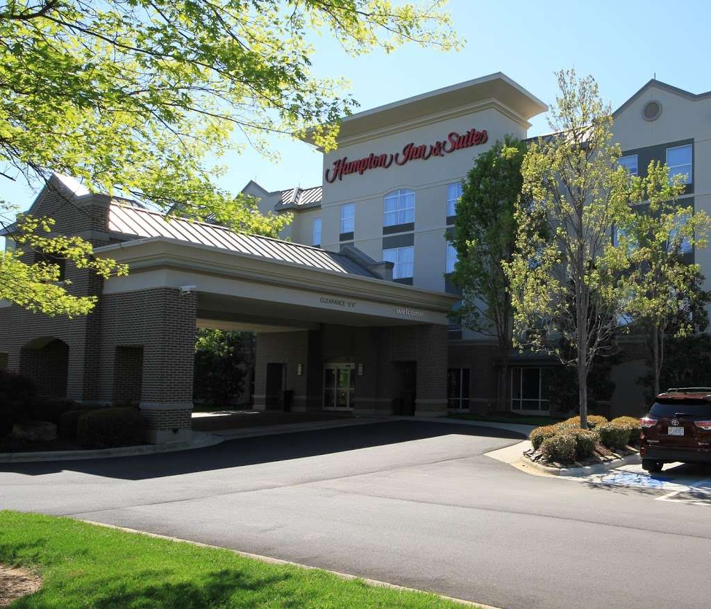 Hampton Inn & Suites Mooresville/Lake Norman | 119 Gallery Center Dr, Mooresville, NC 28117, USA | Phone: (704) 660-7700