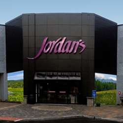 Jordans Furniture Nashua | 327 Daniel Webster Hwy, Nashua, NH 03060 | Phone: (603) 888-8989