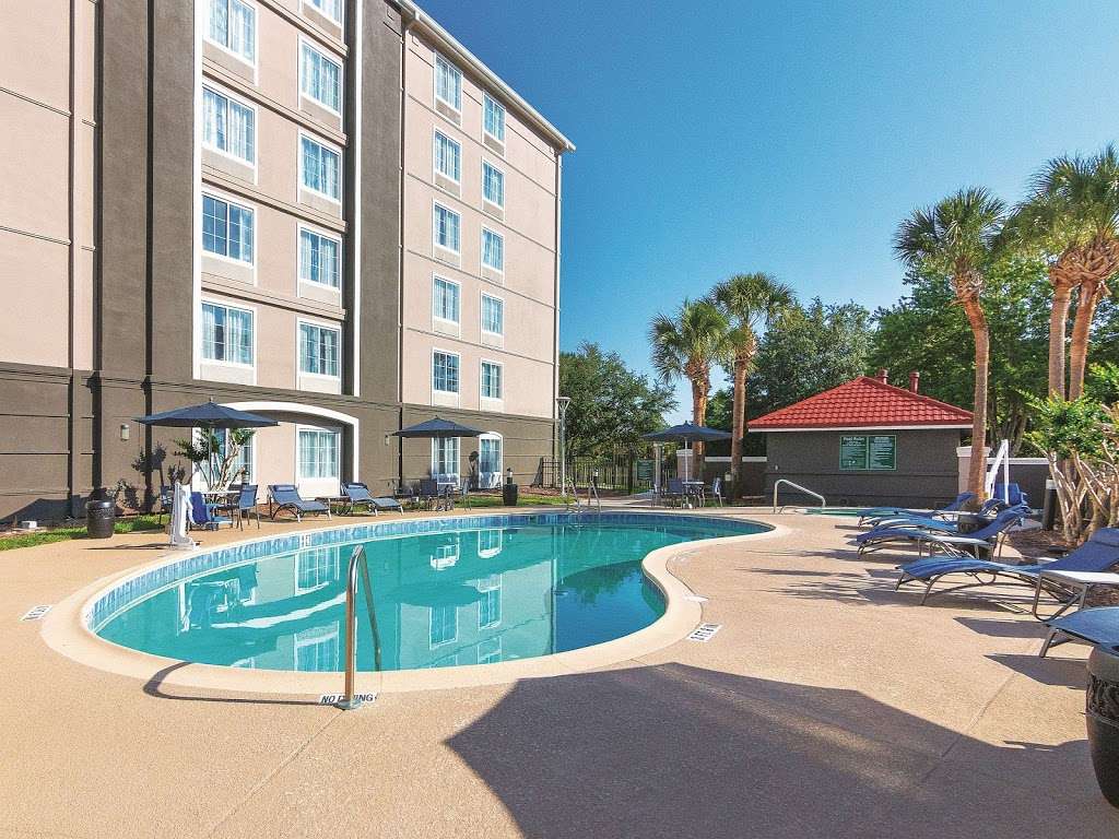 La Quinta Inn & Suites Orlando UCF | 11805 Research Pkwy, Orlando, FL 32826 | Phone: (407) 737-6075