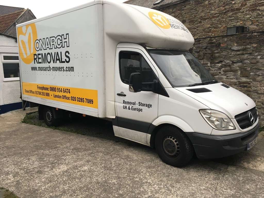 Monarch Removals Ltd | Kings Oak, Clay Tye Rd, Upminster RM14 3PL, UK | Phone: 0800 954 6474