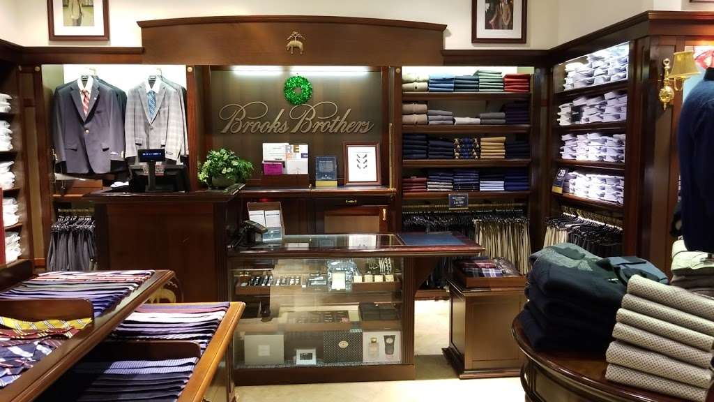 Brooks Brothers | 5300 S Howell Ave, Milwaukee, WI 53207 | Phone: (414) 489-1568