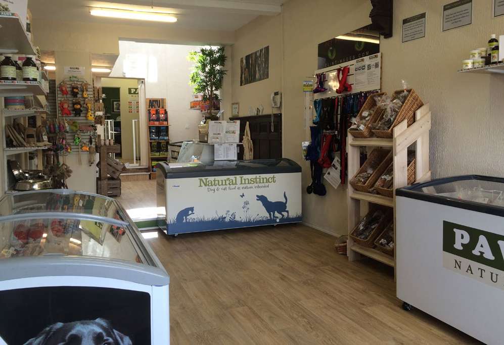 Paws Naturally | 4 Royal Parade, Chislehurst BR7 6NR, UK | Phone: 020 8295 0688