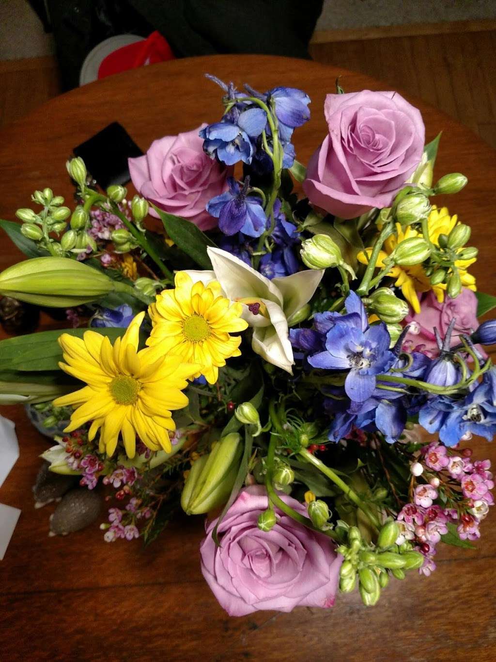 Floral Expressions & Gifts | 26 Main St, Oswego, IL 60543, USA | Phone: (331) 234-3481