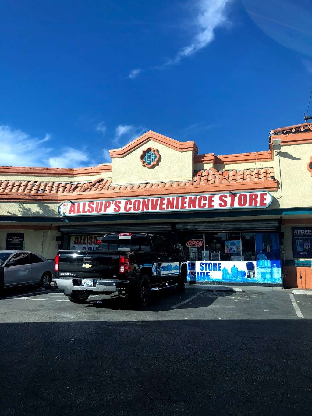 Kwik In Kwik Out | 1703 Main St, Riverside, CA 92501, USA