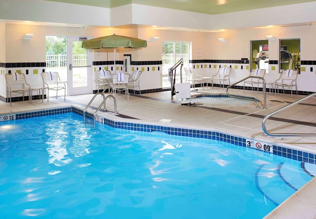 Fairfield Inn & Suites by Marriott New Buffalo | 11400 Holiday Dr, New Buffalo, MI 49117, USA | Phone: (269) 586-2222