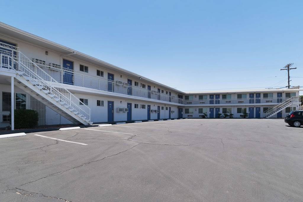 Motel 6 Barstow, CA - Route 66 | 1350 Main St, Barstow, CA 92311, USA | Phone: (760) 256-8921