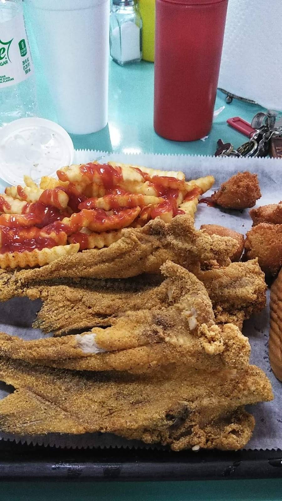 Seafood Shack | 1928 Vanderbilt Rd, Birmingham, AL 35234, USA | Phone: (205) 251-5094