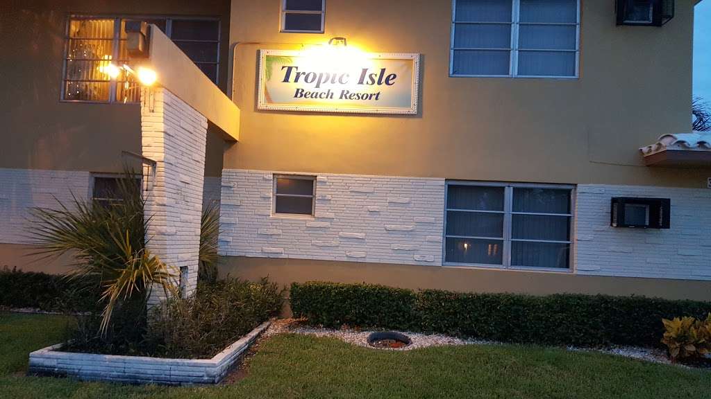 Tropic Isle Beach Resort | 370 SE 20th Ave, Deerfield Beach, FL 33441, USA | Phone: (954) 427-1000