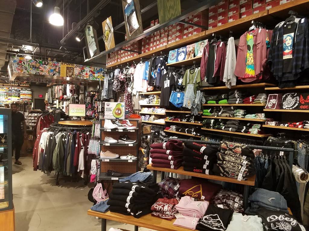 Zumiez | 300 Monticello Ave suite 193, Norfolk, VA 23510 | Phone: (757) 623-3950