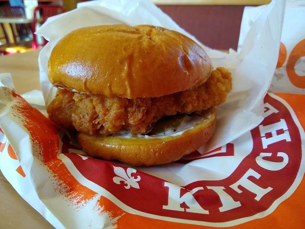 Popeyes Chicken | 610 Madison St, Oak Park, IL 60302, USA | Phone: (708) 524-1022