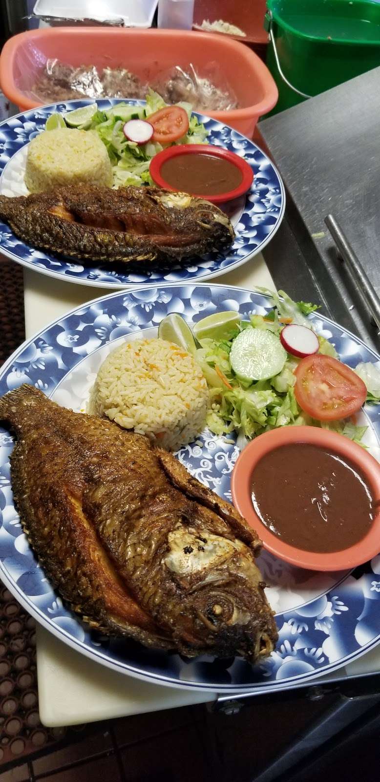 El Salvadoreño | 6 White Horse Pike, Lindenwold, NJ 08021, USA | Phone: (856) 435-4681