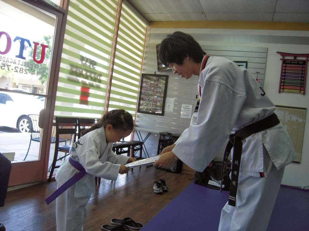 Taekwondo Family Fitness | 8018 E Santa Ana Canyon Rd #106, Anaheim, CA 92808 | Phone: (714) 941-9201