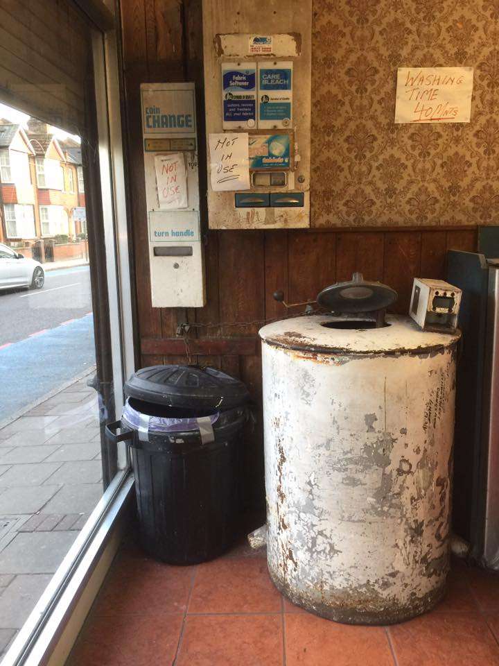 Colliers Wood Laundrette | 94 High Street Colliers Wood, London SW19 2BT, UK