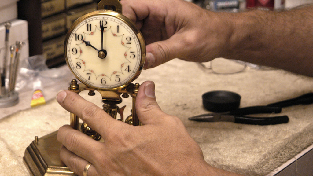 Pendulum Clock Repair Service | 20045 N Coyote Lakes Pkwy, Surprise, AZ 85378, USA | Phone: (623) 825-7105
