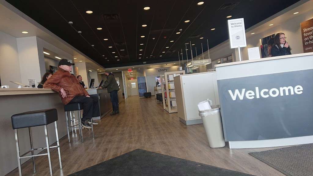 Xfinity Store by Comcast | 1128 Commerce Blvd, Dickson City, PA 18519, USA | Phone: (800) 266-2278