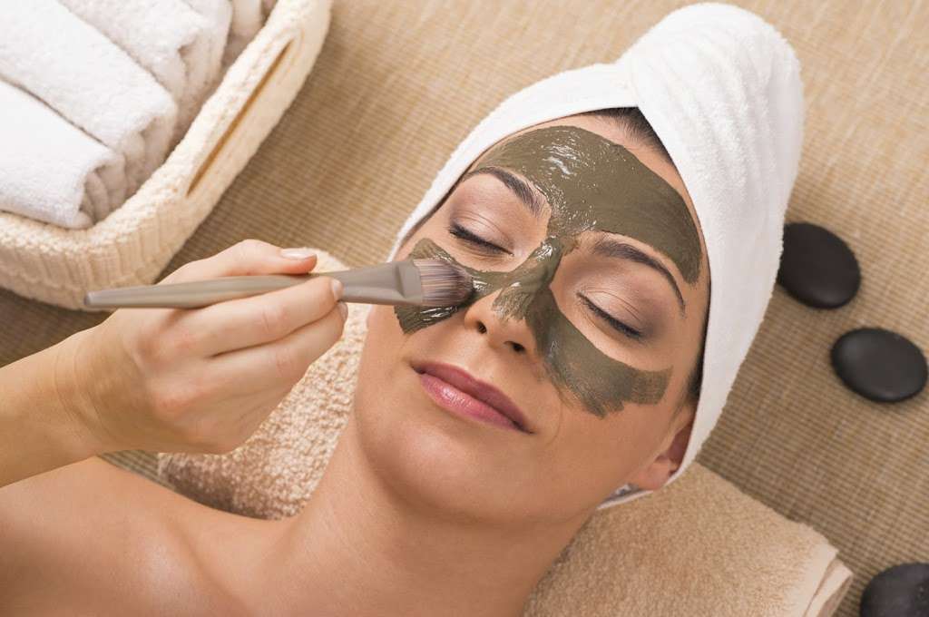 Skincare by Dela | 710 Camino Del Mar, Del Mar, CA 92014, USA | Phone: (858) 345-6760