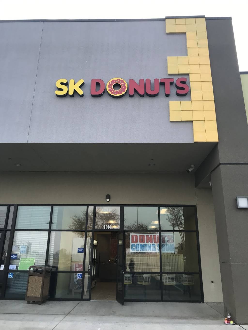 Sk Donuts | 6061 E Kings Canyon Rd #106, Fresno, CA 93727, USA | Phone: (559) 375-8186