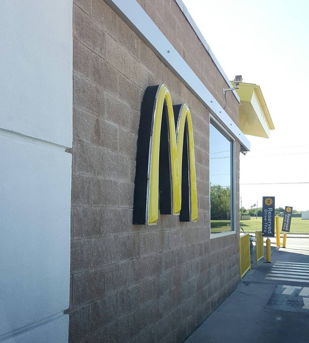 McDonalds | 7522 S Staples St, Corpus Christi, TX 78414, USA | Phone: (361) 906-2260