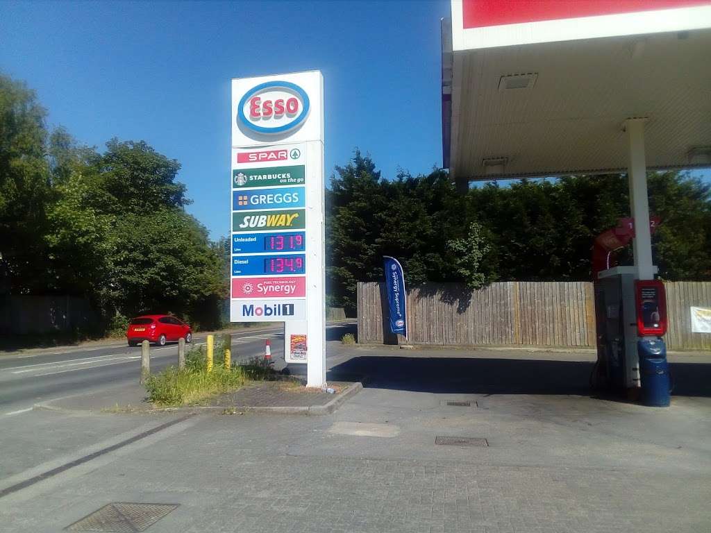 Esso | Copthorne Common Rd, Copthorne, Crawley RH10 3LF, UK | Phone: 01342 714695