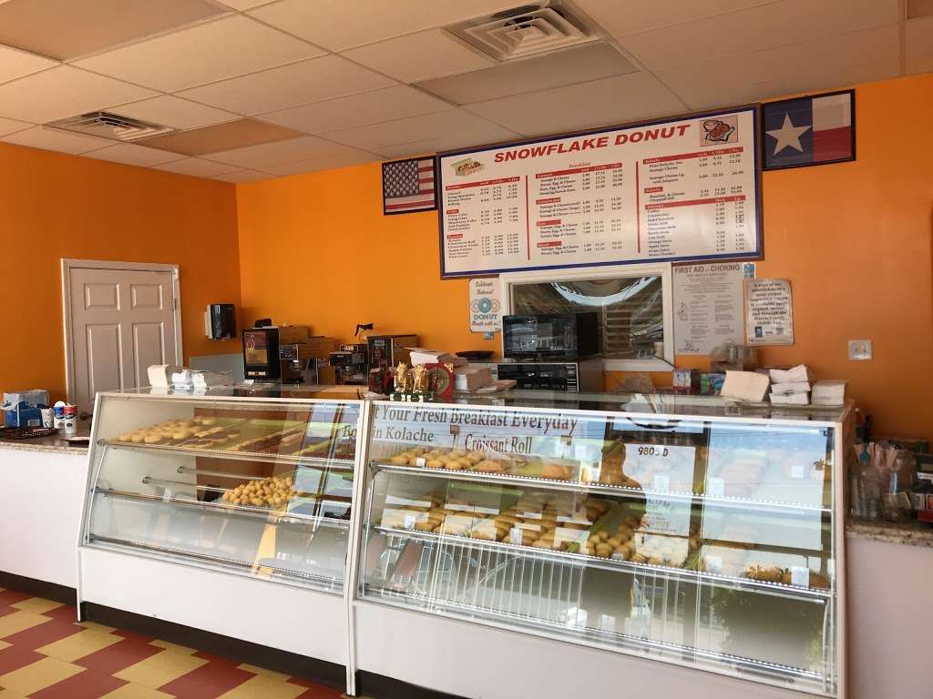 Snowflake DONUTS | 9805 W Fairmont Pkwy Ste D, La Porte, TX 77571, USA | Phone: (281) 941-4371