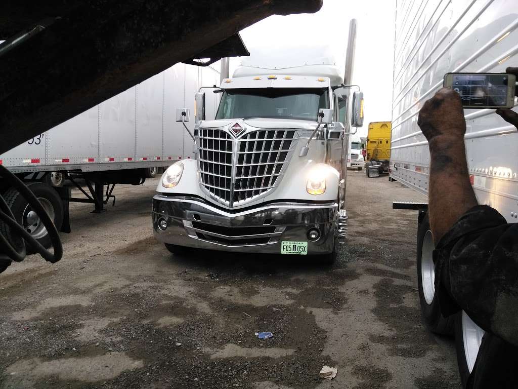 Trejo Truck & Trailer Repair | 19400 I-37, Elmendorf, TX 78112, USA | Phone: (210) 772-9543