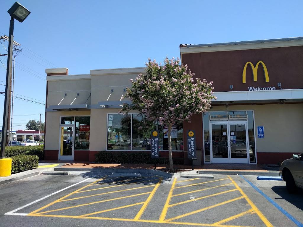 McDonalds | 5010 Van Buren Boulevard, Riverside, CA 92503, USA | Phone: (951) 688-1111