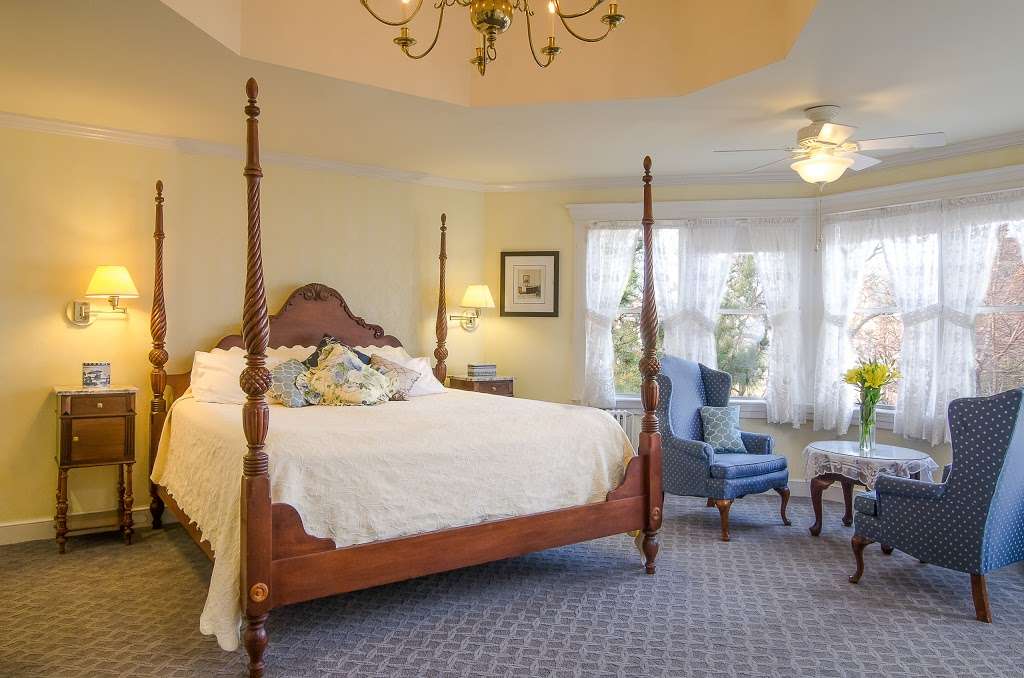 Solomons Victorian Inn | 125 Charles St, Solomons, MD 20688, USA | Phone: (410) 326-4811