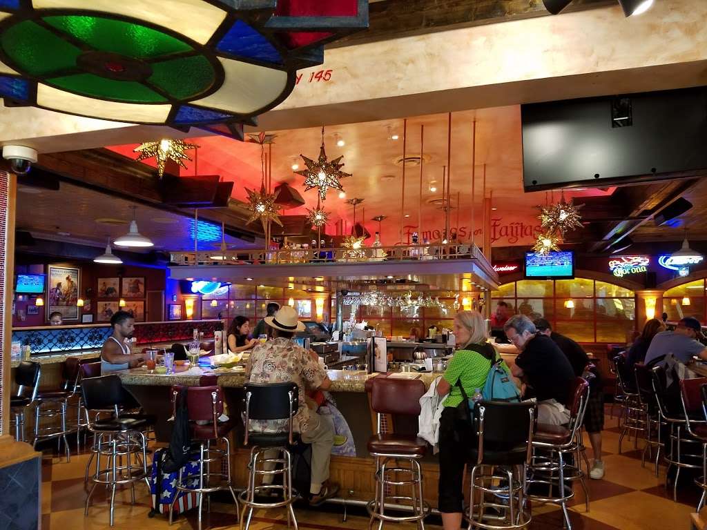 Pappasitos Cantina | Gate A28, Terminal A, 2610 International Pkwy, Dallas, TX 75261, USA | Phone: (972) 615-3219