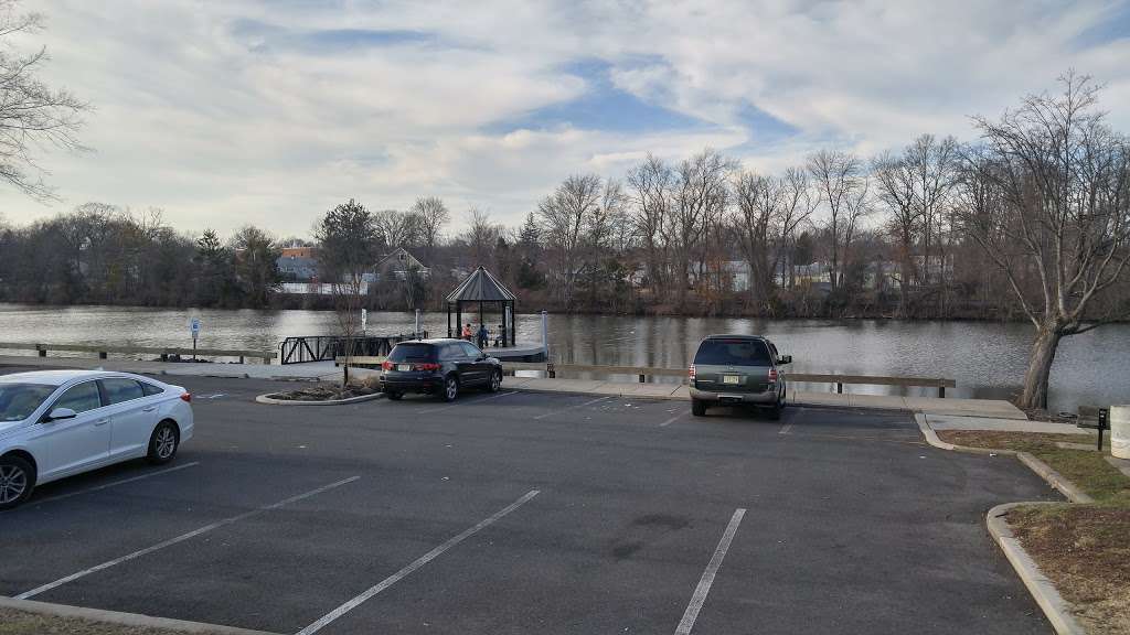 Columbus Park Gazebo Parking | 205 Lakeview Ave, Piscataway Township, NJ 08854, USA