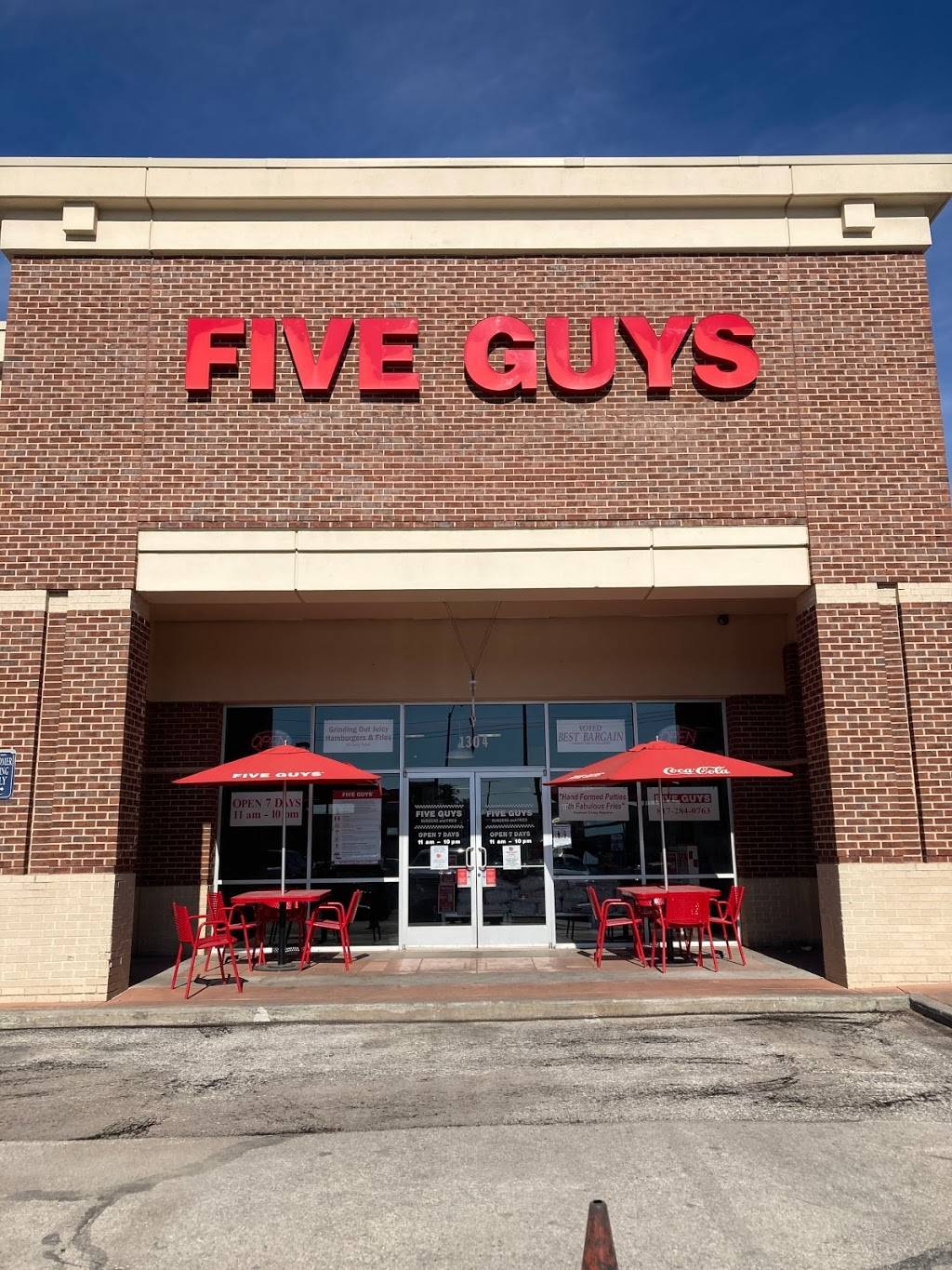 Five Guys | 1304 W Pipeline Rd, Hurst, TX 76053, USA | Phone: (817) 284-0763