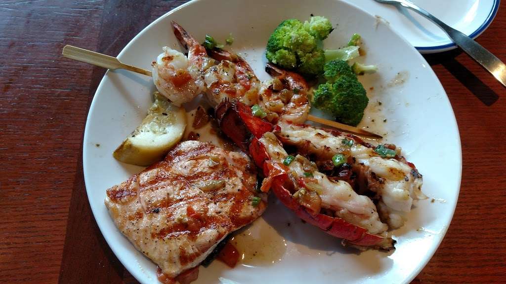 Red Lobster | 4411 E Black Horse Pike, Mays Landing, NJ 08330, USA | Phone: (609) 646-0946