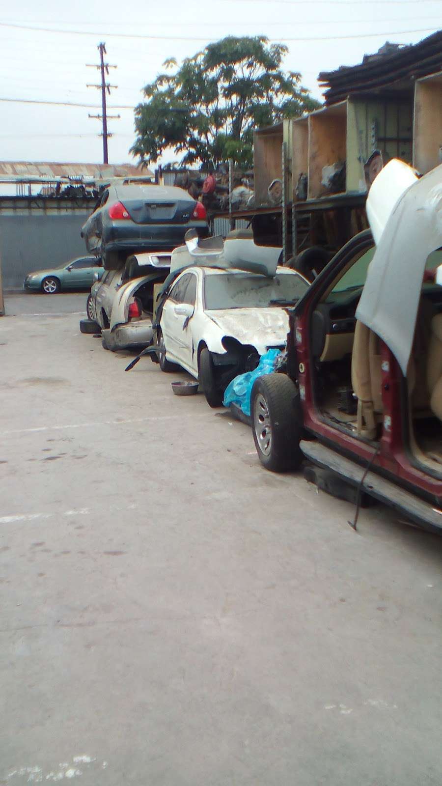Tonys Auto Parts | 9625 Alameda St, Los Angeles, CA 90002, USA | Phone: (323) 564-1000